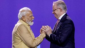 Australia, India strike uranium export deal