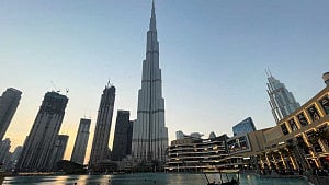 Gulf firms to reveal uneven toll of Iran war