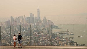 Canada wildfire smoke blankets US Midwest, Northeast