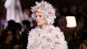Chanel's presents fairy tale couture enchants Paris