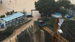 Storms kill 8 in central China
