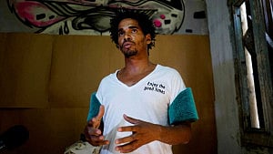 Cuban dissident artist arrives in US after prison