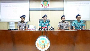 Housewife ‘masterminds robbery’