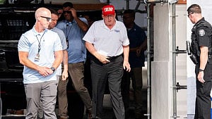 Trump revives praise for his health, cognitive test