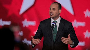 Bolsonaro’s son secures US green card