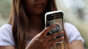 Social media curbs planned across EU: von der Leyen