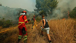 France races to keep fire from Bordeaux
