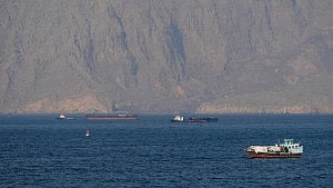 US reinstates Iran blockade