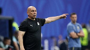 Hossam Hassan to continue as Egypt coach