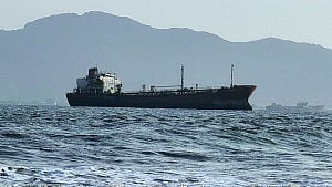 Oil hits $100 as Houthi attack worsens supply disruption