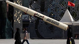 Iran, US battle over control of Strait of Hormuz