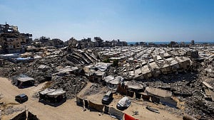 Israeli strike kills 2 in Gaza