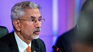 India presses China on trade