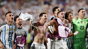 'VARgentina' into semis amid complaints