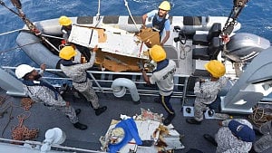 Rescuers find wreckage of lost Pakistan cargo plane