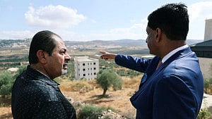 Israeli settlers detain US Democrat Khanna in West Bank