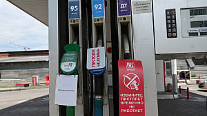 Russia fuel shortages drag on