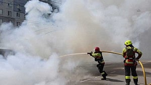 Russian strikes kill 8 in Ukraine