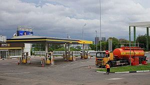 Russian frustration rises as fuel crisis bites