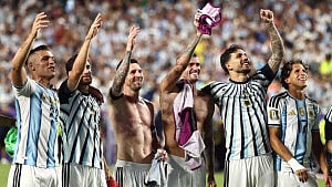 Scaloni strips heat from England showdown
