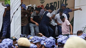 Police hospitalise fasting Indian activist against his will