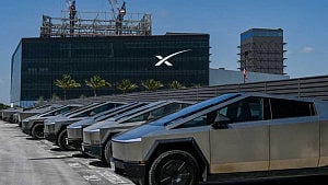 Musk fuels Tesla-SpaceX merger talk