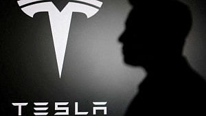Tesla wins bid over UK 5G patent licence