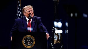 Trump appears on National Mall for Jul 4 speech