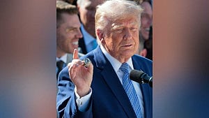 Trump warns China, Russia against role in Iran war