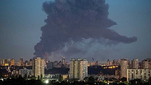 Russian air strikes kill 8