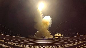 Fresh US strikes on Iran, Hormuz tankers attacked