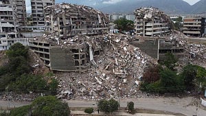 Chaos slows Venezuela quake relief