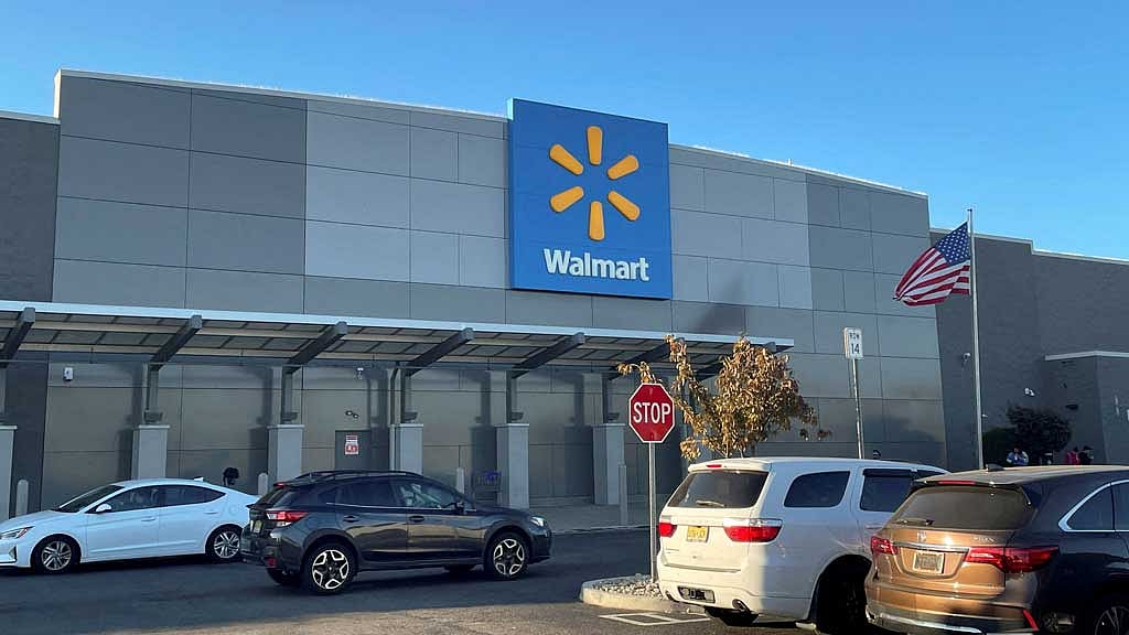 Amazon, Walmart AI see fake labels, stay silent
