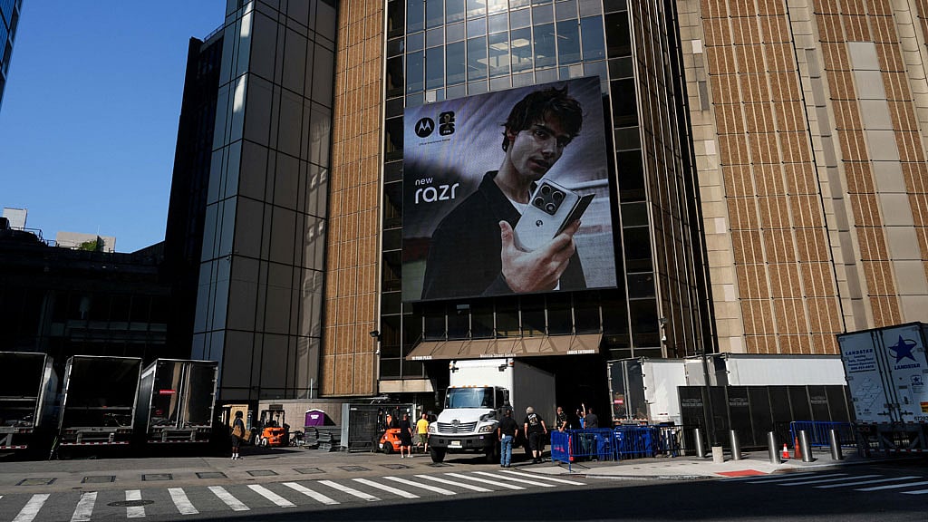 A truck unloads at Madison Square Garden, ahead of a reported wedding between Taylor Swift and Travis Kelce, in New York City, US, Jul 1, 2026. REUTERS/Adam Gray