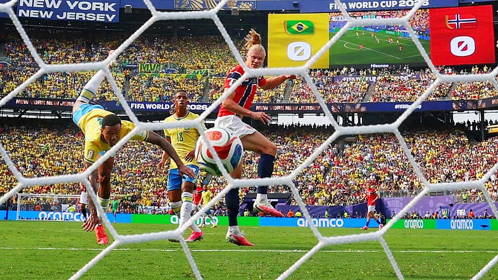 FIFA World Cup 2026 - Round of 16 - Brazil v Norway - New York New Jersey Stadium, East Rutherford, New Jersey, US - Jul 5, 2026 Norway's Erling Haaland scores their first goal REUTERS/Dylan Martinez 