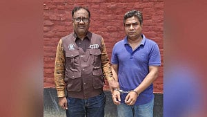 Fake visa scheme busted, Biman official arrested