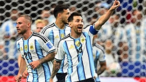 Messi sends Argentina to World Cup knockout stage