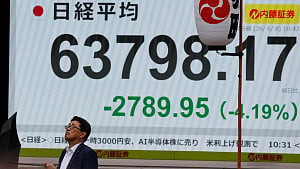 Shares retreat as techs extend losses