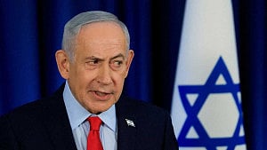 Netanyahu faces ex-general in polls