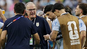 Bielsa baffled by Uruguay stumbles