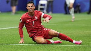 Dias returns, Ronaldo leads the line for Portugal