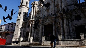 Foreign tourists thin out in Cuba
