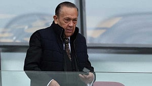 West Ham co-chair Sullivan resigns