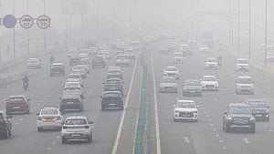 Delhi offers $1,000 to scrap old cars for EVs