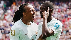 Dembele hat-trick seals France's top spot