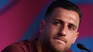 Dalot slates critics, backs Ronaldo