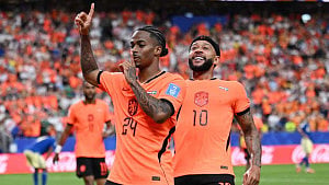 Dutch delight in 5-1 Sweden rout