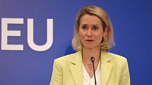 EU sanctions Iranians over restricting traffic in Hormuz
