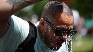 FIFA allows sealed water bottles at WC venues