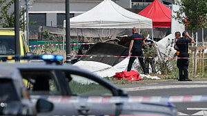 11 killed in France plane crash